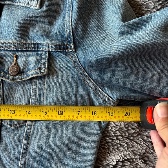 OLD NAVY Women’s Denim Jacket - Picture 6 of 9